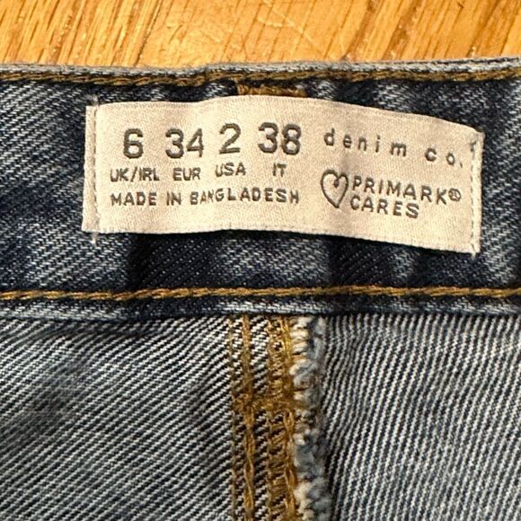 Denim & Co size 6 jean shorts distressed high waist - Picture 2 of 3